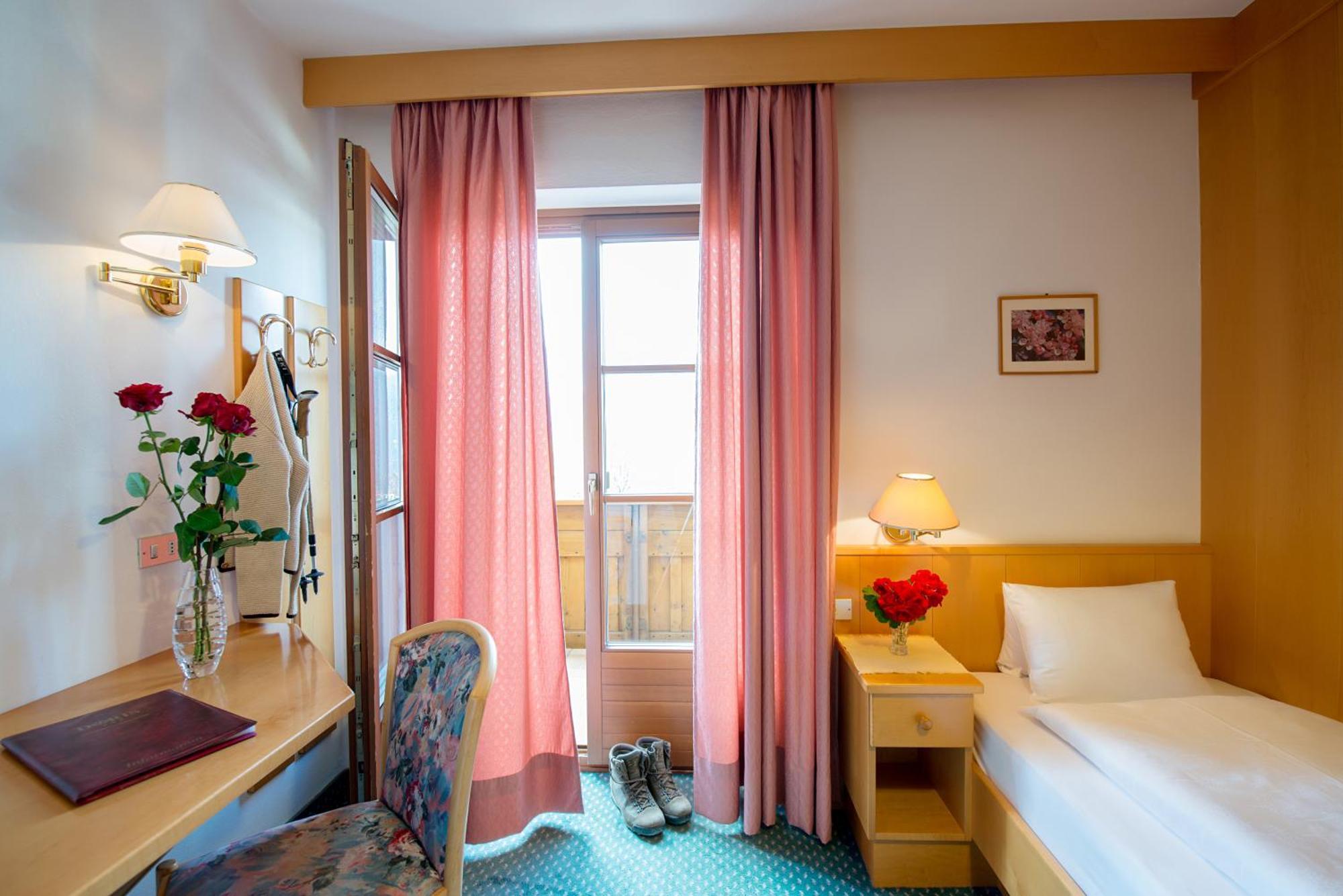 Hotel Garni Doris Castelrotto Rum bild