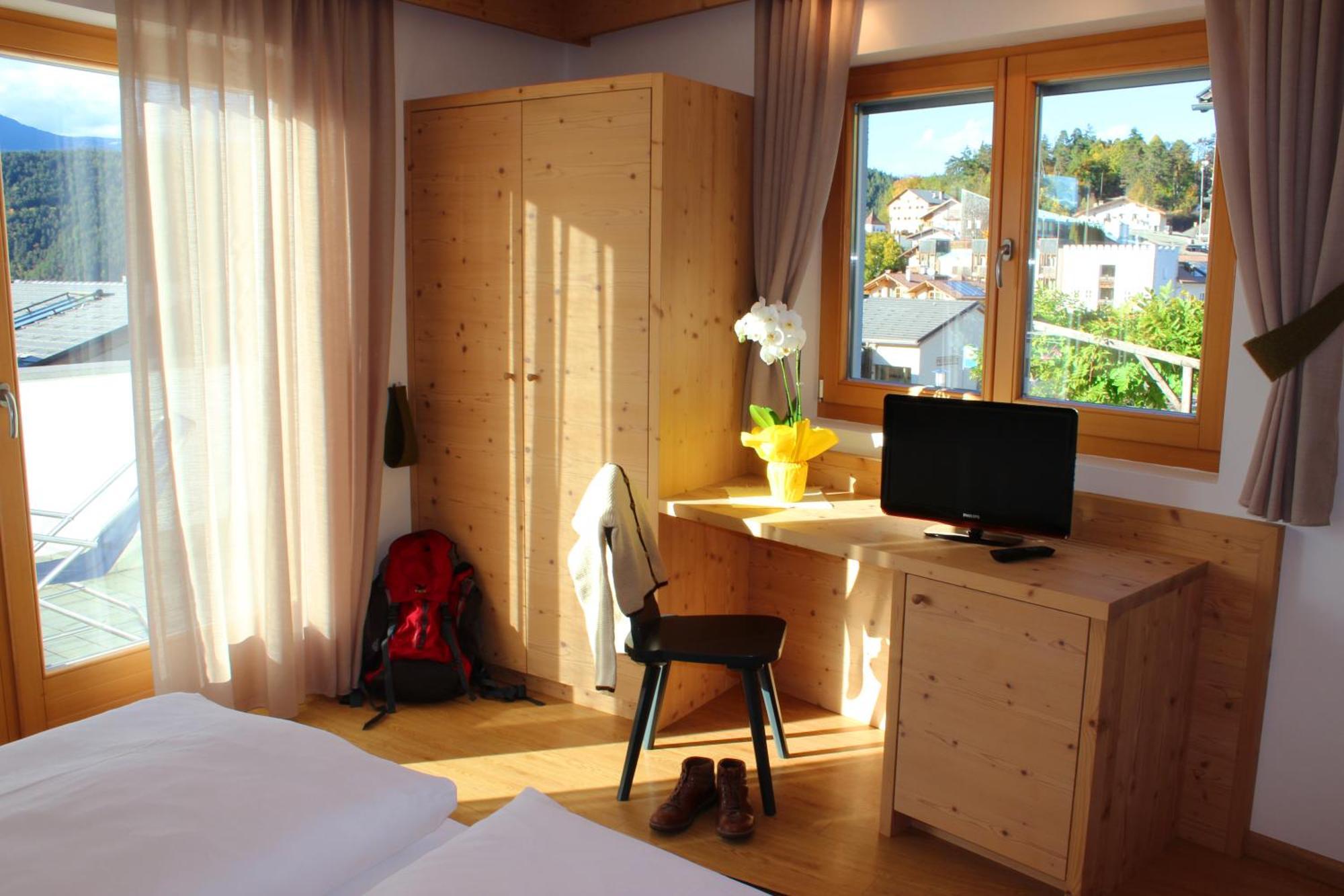Hotel Garni Doris Castelrotto Rum bild