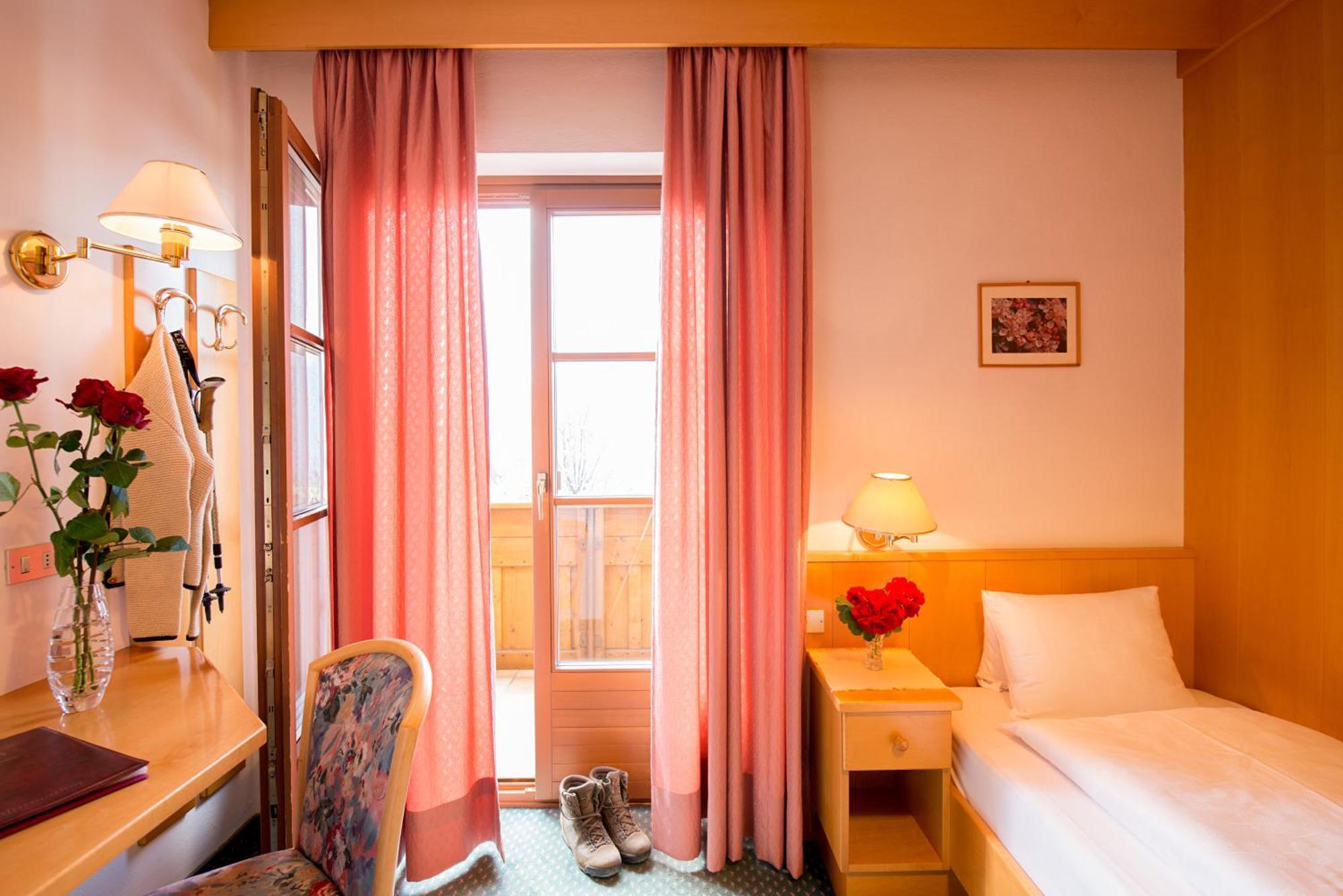 Hotel Garni Doris Castelrotto Rum bild