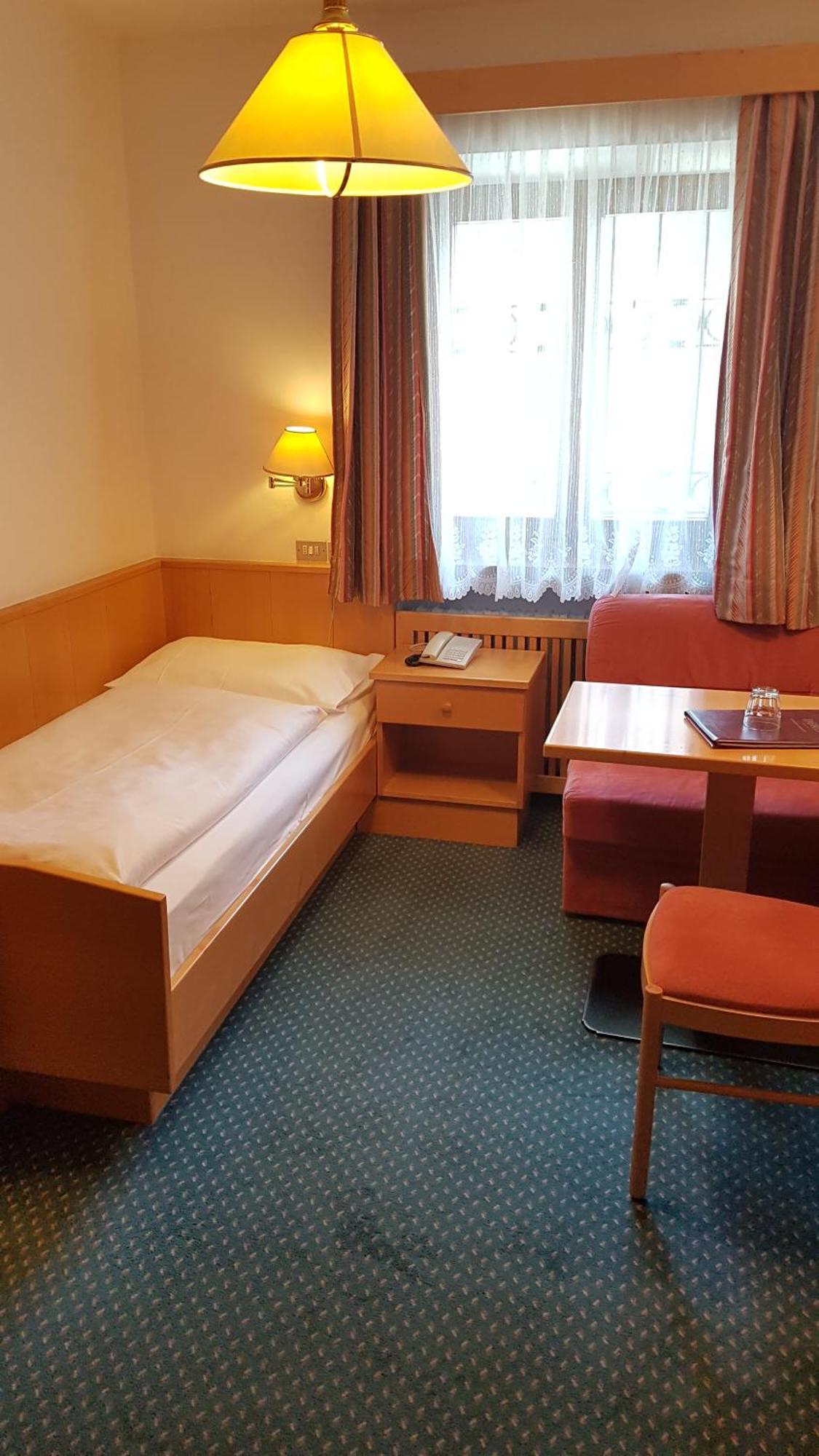 Hotel Garni Doris Castelrotto Rum bild