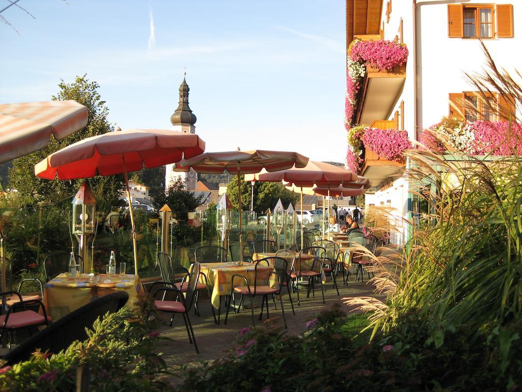 Hotel Garni Doris Castelrotto Exteriör bild